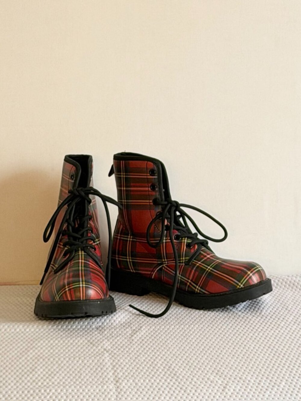 Unisex Red Tartan Plaid Lace-Up Combat Boots Sizes M5/W7 - Picture 8 of 10